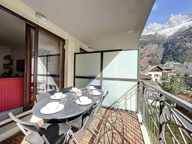 Chamonix - Central 64m² Apt for 6 with Mont Blanc View, Parking & Balcony FR-1-507-14 - Chamonix Centre
