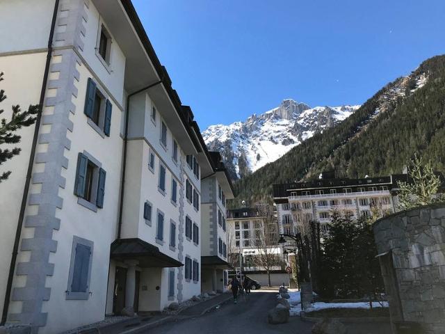 Chamonix - Central 64m² Apt for 6 with Mont Blanc View, Parking & Balcony FR-1-507-14 - Chamonix Centre