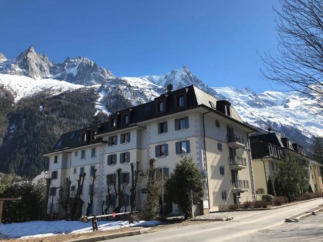 Chamonix - Central 64m² Apt for 6 with Mont Blanc View, Parking & Balcony FR-1-507-14 - Chamonix Centre