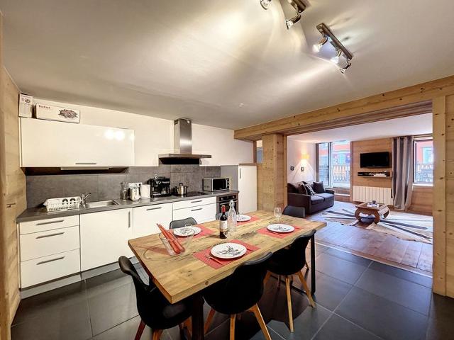 Chamonix center: 2-bed apartment, terrace, 4-6 pax, near shops FR-1-507-16 - Chamonix Centre