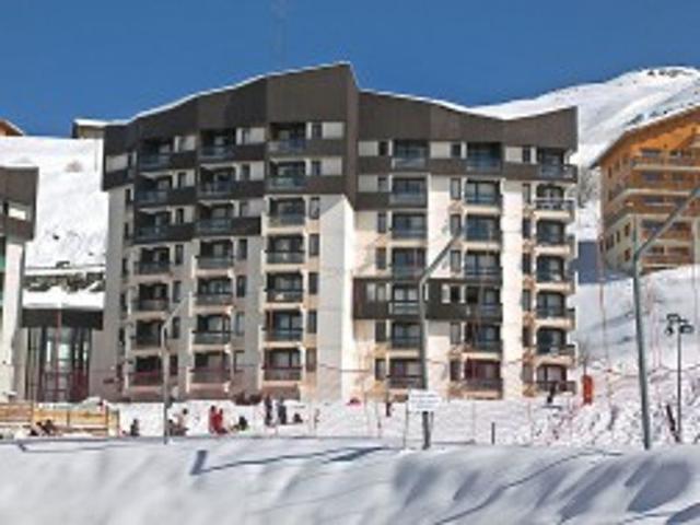 Renovated 1-bedroom apartment, south-facing balcony, ski-in/ski-out access FR-1-178-329 - Les Menuires Reberty 1850