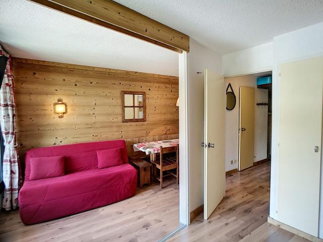 Renovated 1-bedroom apartment, south-facing balcony, ski-in/ski-out access FR-1-178-329 - Les Menuires Reberty 1850