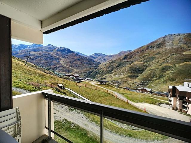 Cozy Ski-In/Ski-Out 2-Room Apt for 5 with Mountain View, Balcony & Near Shops FR-1-178-331 - Les Menuires Reberty 1850