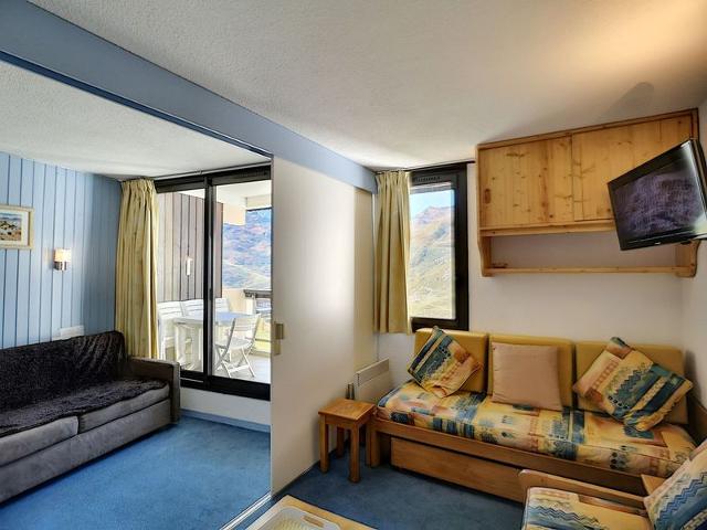 Cozy Ski-In/Ski-Out 2-Room Apt for 5 with Mountain View, Balcony & Near Shops FR-1-178-331 - Les Menuires Reberty 1850