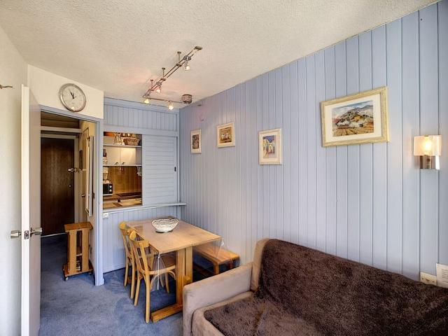Cozy Ski-In/Ski-Out 2-Room Apt for 5 with Mountain View, Balcony & Near Shops FR-1-178-331 - Les Menuires Reberty 1850
