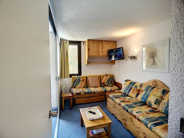 Cozy Ski-In/Ski-Out 2-Room Apt for 5 with Mountain View, Balcony & Near Shops FR-1-178-331 - Les Menuires Reberty 1850