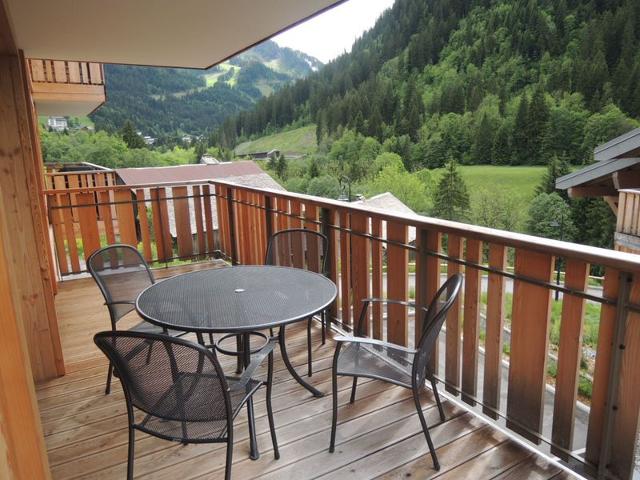 3-Room Apartment with Terrace, Garage, and Wifi FR-1-198-194 - Châtel