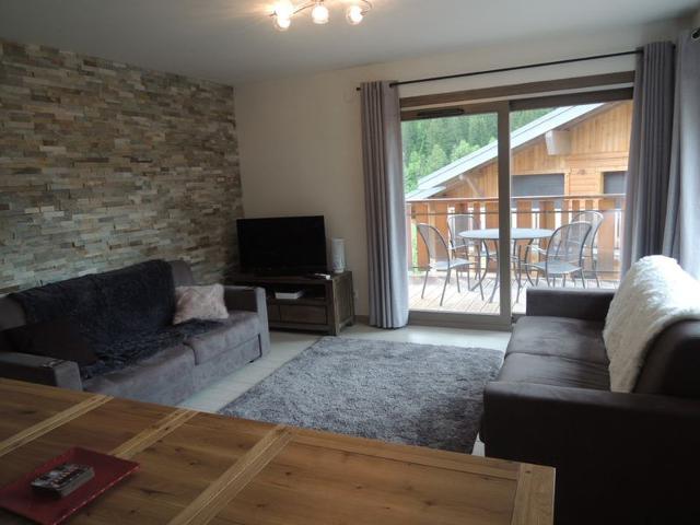 3-Room Apartment with Terrace, Garage, and Wifi FR-1-198-194 - Châtel