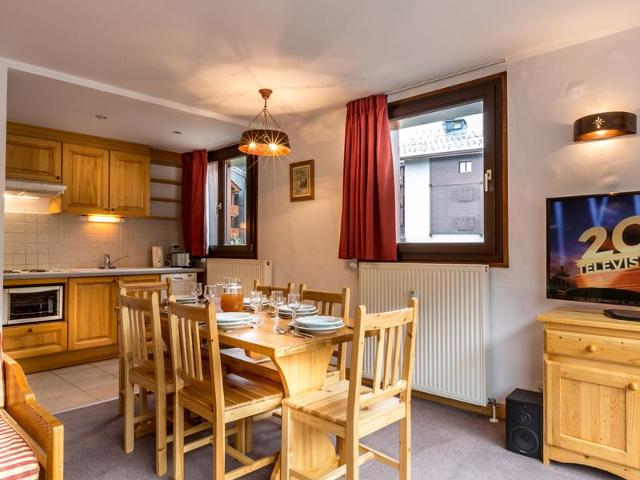 Stunning Apartment in Val-d'Isère: Central Location, Near Slopes and Shops FR-1-519-11 - Val d'Isère Centre