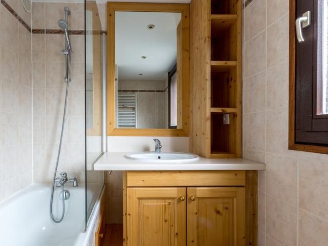 Stunning Apartment in Val-d'Isère: Central Location, Near Slopes and Shops FR-1-519-11 - Val d'Isère Centre