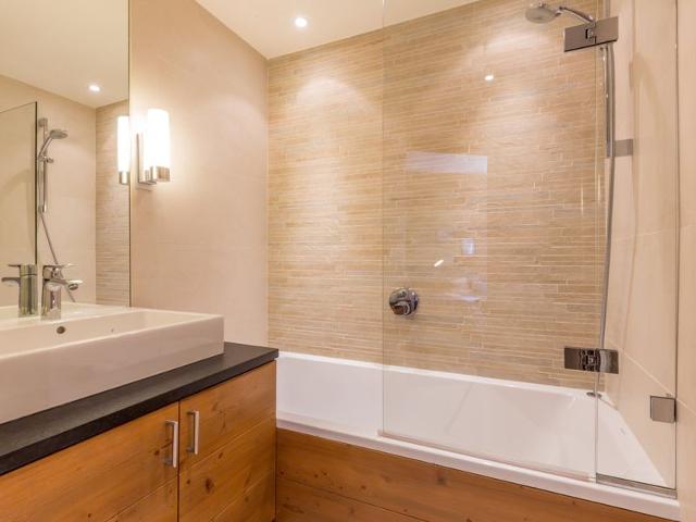 Stunning Central Apartment near Slopes and Shops in Val-d'Isère FR-1-519-1 - Val d'Isère Centre