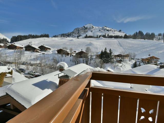 Ski-in/Ski-out Apartment with Balcony & Garage, Sleeps 4 FR-1-391-110 - Le Grand Bornand