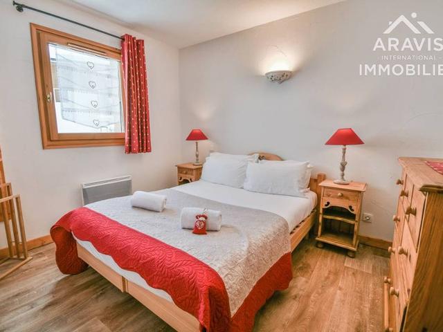 Ski-in/Ski-out Apartment with Balcony & Garage, Sleeps 4 FR-1-391-110 - Le Grand Bornand