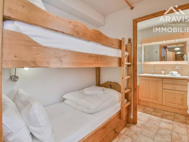 Ski-in/Ski-out Apartment with Balcony & Garage, Sleeps 4 FR-1-391-110 - Le Grand Bornand