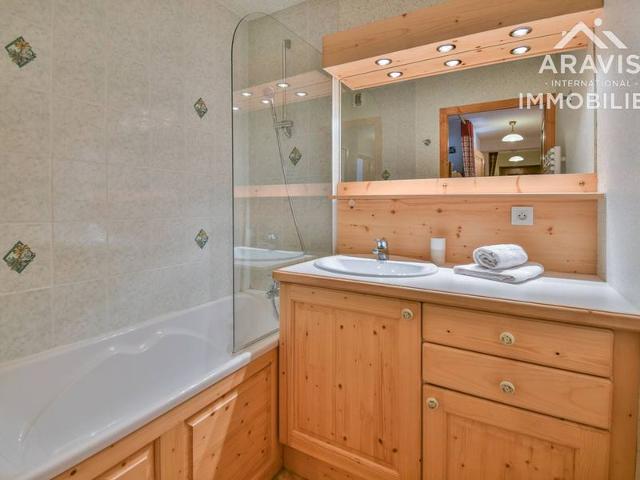 Ski-in/Ski-out Apartment with Balcony & Garage, Sleeps 4 FR-1-391-110 - Le Grand Bornand