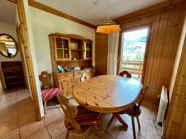 Ski-in/ski-out apartment, 2 bedrooms, terrace and covered parking - La Clusaz FR-1-459-49 - La Clusaz