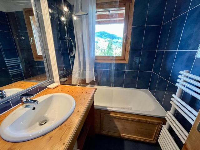 Ski-in/ski-out apartment, 2 bedrooms, terrace and covered parking - La Clusaz FR-1-459-49 - La Clusaz