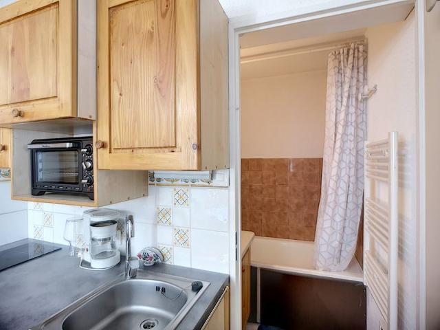 South-Facing 2-Bedroom Apt in Les Menuires, Ski-In/Ski-Out, Sleeps 5 FR-1-178-179 - Les Menuires Bruyères