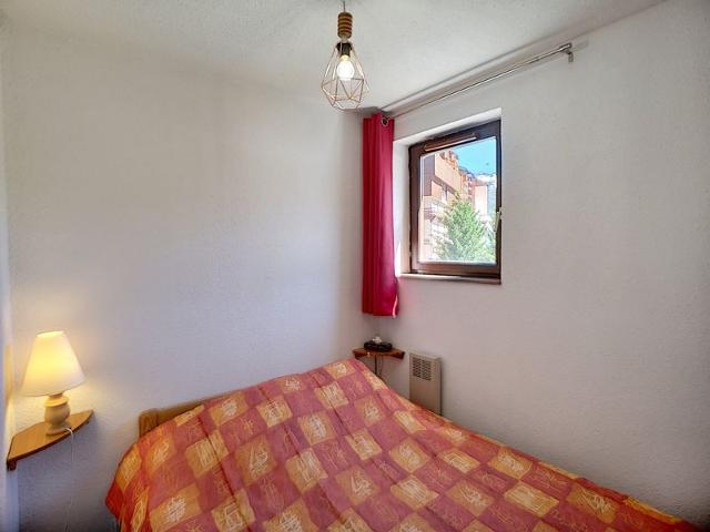 South-Facing 2-Bedroom Apt in Les Menuires, Ski-In/Ski-Out, Sleeps 5 FR-1-178-179 - Les Menuires Bruyères