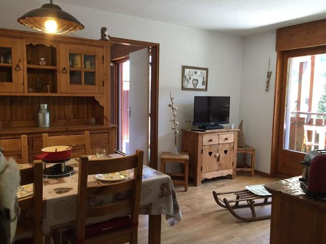 Cozy 3-room, ski-in/ski-out, parking, WiFi, La Clusaz FR-1-459-38 - La Clusaz