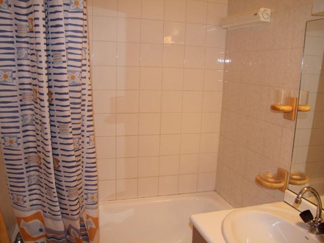 Cozy 3-room, ski-in/ski-out, parking, WiFi, La Clusaz FR-1-459-38 - La Clusaz