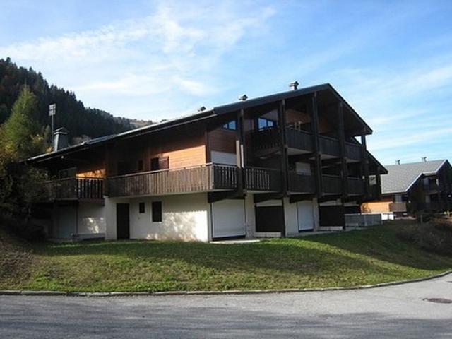 Cozy 3-room, ski-in/ski-out, parking, WiFi, La Clusaz FR-1-459-38 - La Clusaz