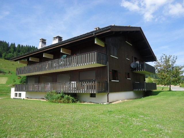 Duplex in La Clusaz with fireplace and balcony, 2 beds, parking FR-1-459-12 - La Clusaz