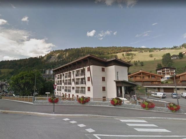 Cozy Apt for 5 with Balcony, Near Ski Lifts & Shops, La Clusaz FR-1-459-68 - La Clusaz