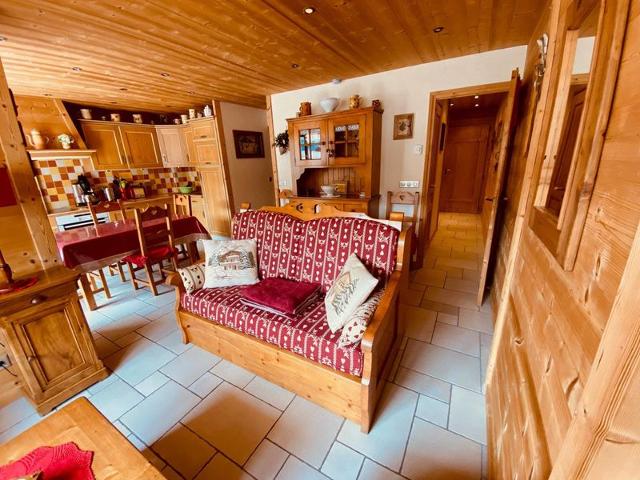 Cozy Apt for 5 with Balcony, Near Ski Lifts & Shops, La Clusaz FR-1-459-68 - La Clusaz