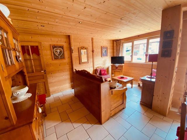 Cozy Apt for 5 with Balcony, Near Ski Lifts & Shops, La Clusaz FR-1-459-68 - La Clusaz