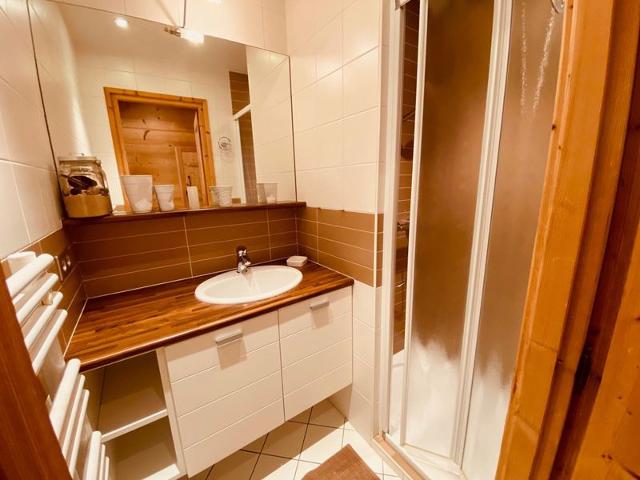 Cozy Apt for 5 with Balcony, Near Ski Lifts & Shops, La Clusaz FR-1-459-68 - La Clusaz