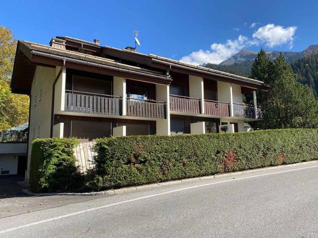 Spacious Studio near Bossonnet with Mountain View, Balcony & Garage FR-1-459-88 - La Clusaz