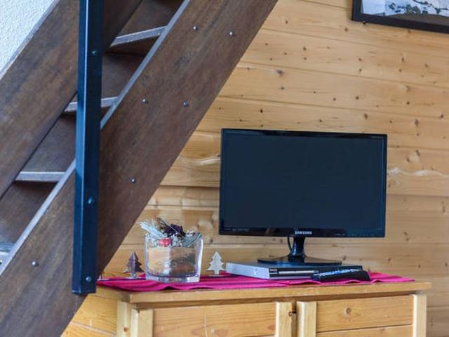 Quiet Apartment Near Slopes with Private Parking, Stunning Mountain Views FR-1-574-28 - Les Menuires Fontanettes