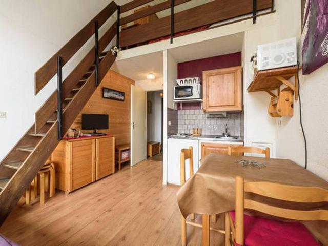 Quiet Apartment Near Slopes with Private Parking, Stunning Mountain Views FR-1-574-28 - Les Menuires Fontanettes
