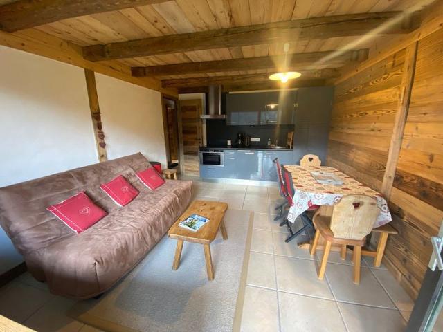 Charming Renovated 3-Room Apartment with Terrace, Near Ski Slopes – La Clusaz FR-1-459-28 - La Clusaz
