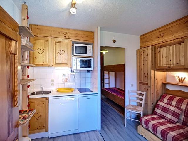 Charming Ski-In/Ski-Out Studio for 4 at Les Menuires - Carlines I 3 FR-1-178-346 - Les Menuires Bruyères