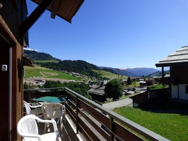 Ideal Location: 2-Room Apartment for 6 with Panoramic Piste Views FR-1-458-108 - Le Grand Bornand