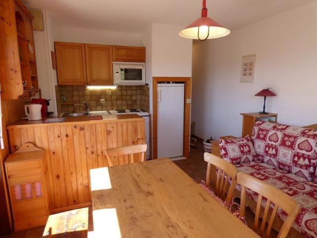 Ideal Location: 2-Room Apartment for 6 with Panoramic Piste Views FR-1-458-108 - Le Grand Bornand