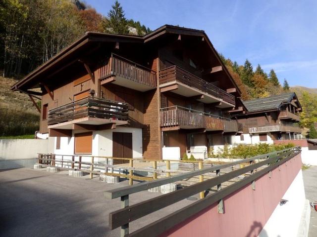 Ideal Location: 2-Room Apartment for 6 with Panoramic Piste Views FR-1-458-108 - Le Grand Bornand