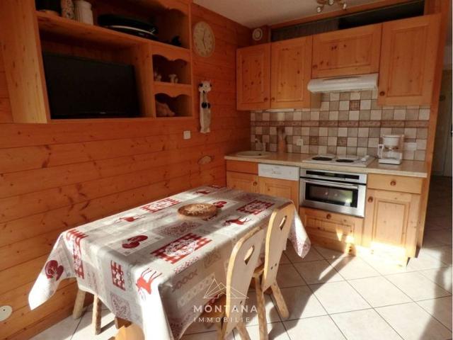 Charming Renovated Studio with Cabine, Sleeps 5, South-Facing Balcony near Ski Lift - Le Grand-Bornand FR-1-458-125 - Le Grand Bornand