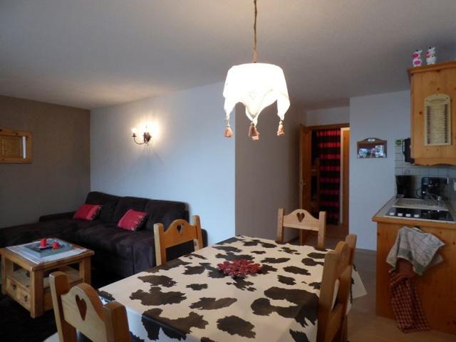 Modern 2BR + Mountain Alcove, 43m², Garage - Sleeps 6, Near Ski Slopes and Shops FR-1-458-142 - Le Grand Bornand
