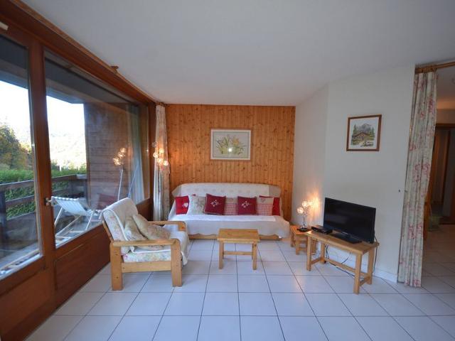 Ski-In/Ski-Out Apartment in Les Gets - 3 Stars, Balcony, Mountain Views, Free Shuttle FR-1-623-125 - Les Gets