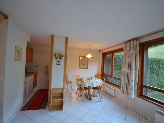 Ski-In/Ski-Out Apartment in Les Gets - 3 Stars, Balcony, Mountain Views, Free Shuttle FR-1-623-125 - Les Gets
