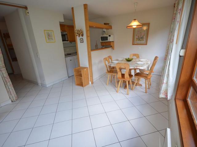 Ski-In/Ski-Out Apartment in Les Gets - 3 Stars, Balcony, Mountain Views, Free Shuttle FR-1-623-125 - Les Gets