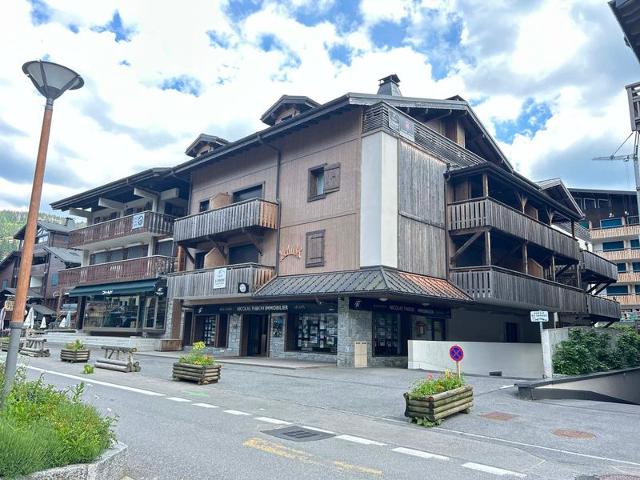 Charming 35m² Apartment in Les Gets Village, Steps from Slopes and Shops, Sleeps 6 FR-1-623-161 - Les Gets