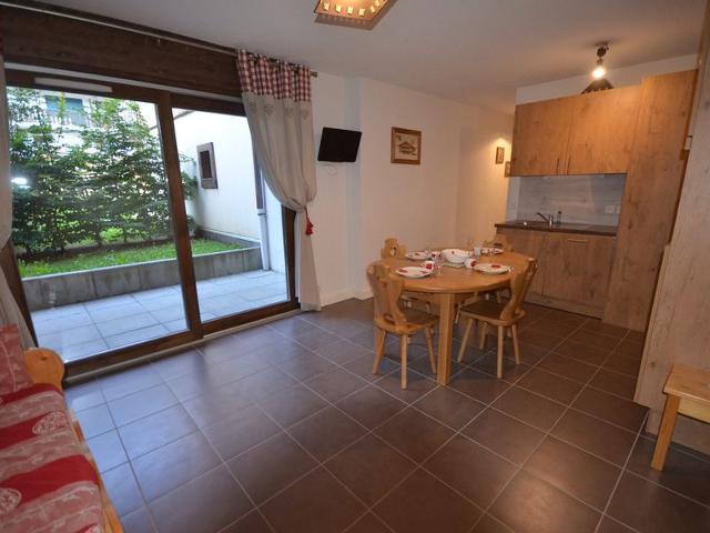 Charming 35m² Apartment in Les Gets Village, Steps from Slopes and Shops, Sleeps 6 FR-1-623-161 - Les Gets