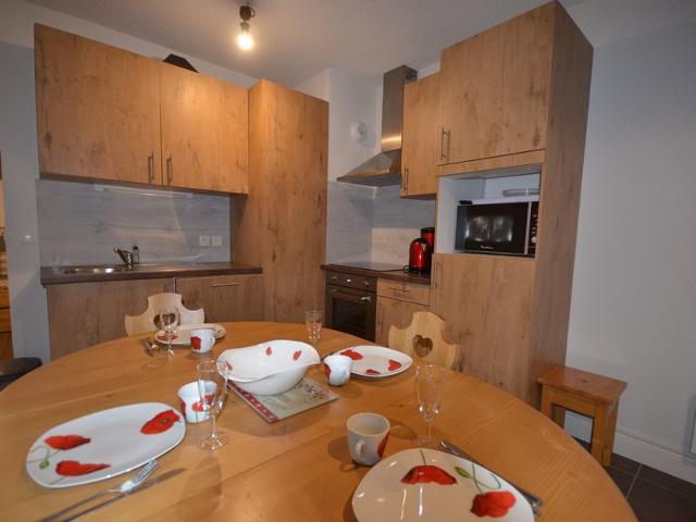 Charming 35m² Apartment in Les Gets Village, Steps from Slopes and Shops, Sleeps 6 FR-1-623-161 - Les Gets