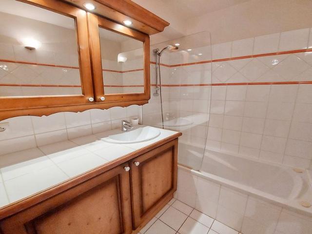 Central Samoëns Apt: 2 BR, Terr/Grdn, Garage, Ski Locker, Pets OK FR-1-624-28 - Samoëns