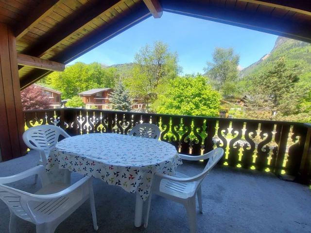 Quiet apartment with pools and gym FR-1-624-29 - Samoëns