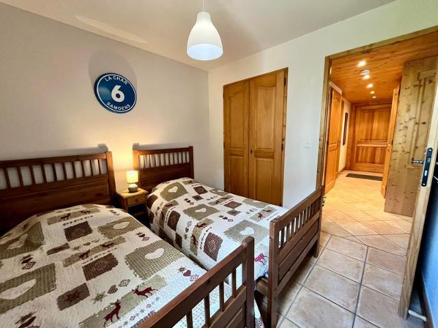 Central Apartment with Terrace, Parking, and Ski-bus Nearby FR-1-624-46 - Samoëns